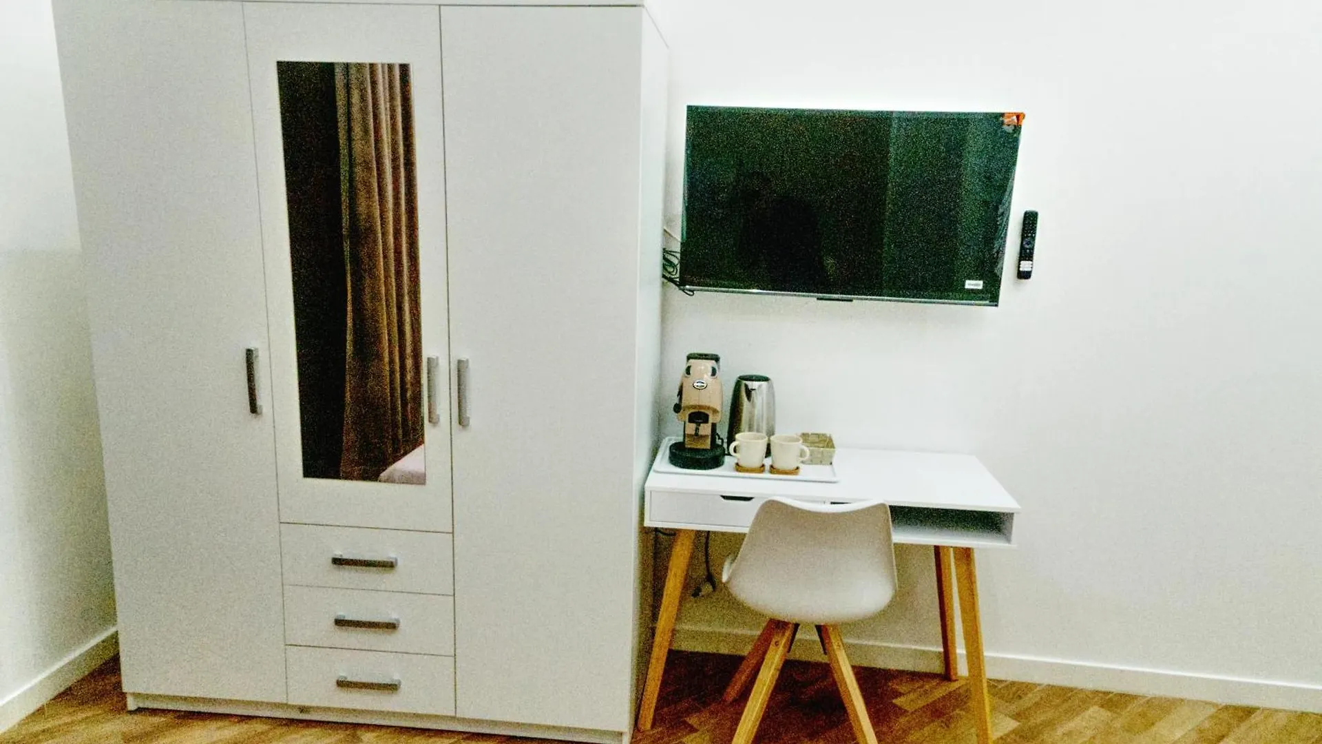 Konukevi La Casa Dei Fiori Otel Napoli